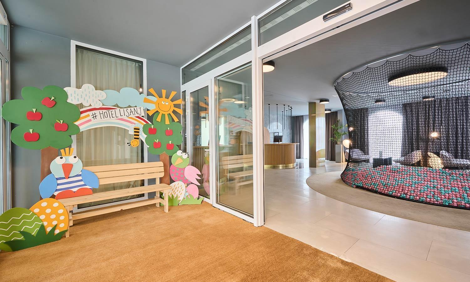 Aminess Vival Lisanj Family Hotel โนวีวีโนดอลสกี ภายนอก รูปภาพ